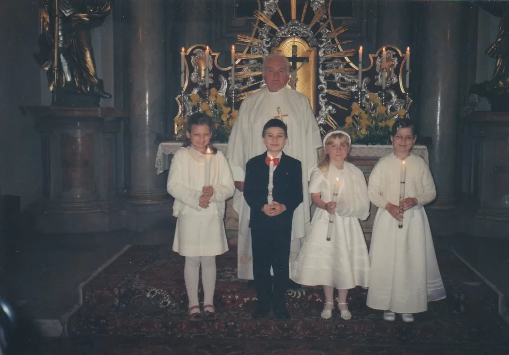 P. Stanislav Hájek, První sv. přijímání 30.května 2010 Hrochův Týnec